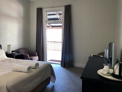 The Bridgetown Hotel - Accommodation Cooktown 2