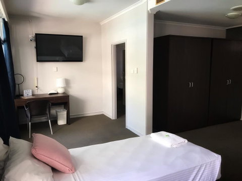 The Cavenagh - Accommodation Cooktown 2