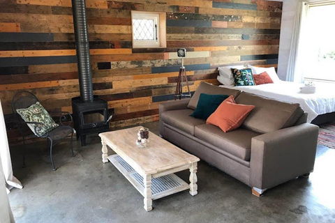 The Cottage - 58 Acre Farm Stay At Hanging Rock - Accommodation Cooktown 0