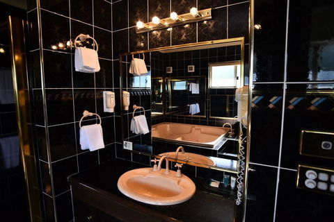The Crossing Motel - Accommodation Cooktown 2