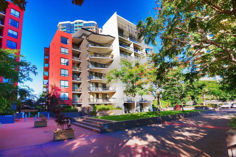 The Docks On Goodwin - Accommodation Cooktown 2