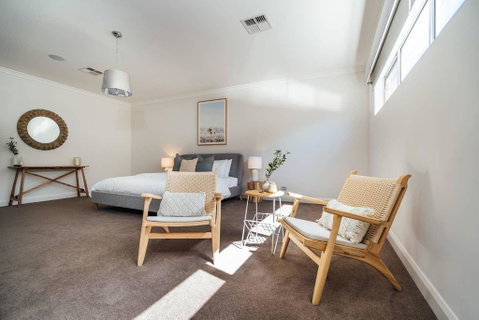 The Grand Oasis - Pool - Wifi - Mins From Beach - Accommodation Cooktown 2