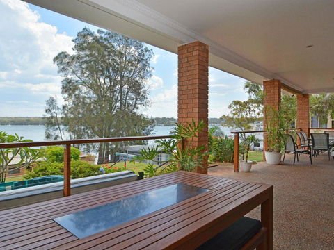 The House On The Lake @ Fishing Point, Lake Macquarie - Honestly Put The Line In And Catch Fish - Accommodation Cooktown 0