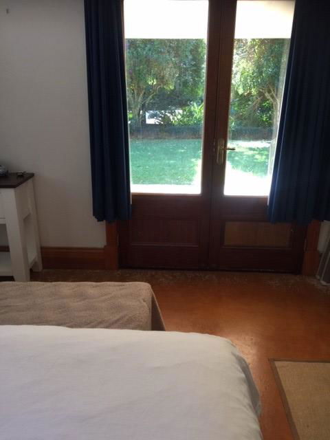 The Lakehouse Manor - Accommodation Cooktown 3