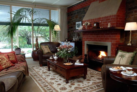 The Lodge Country House - Accommodation Cooktown 3
