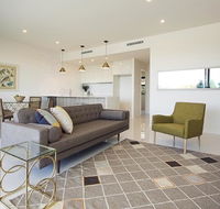 The Princess Bride - Executive 3BR Bulimba Apartment with Balcony in Central Location - Accommodation Cooktown