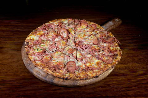 The Queensland Hotel - Accommodation Cooktown 2