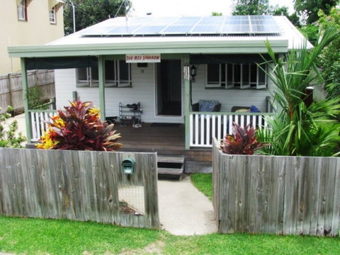 The Red Sparrow - Accommodation Cooktown 0