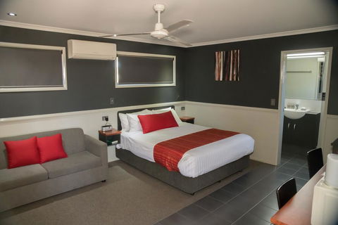 The Rocks Motel - Accommodation Cooktown 1