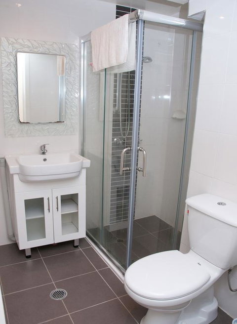 The Swiss Motel - Accommodation Cooktown 3