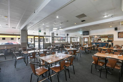 The Union Club Hotel - Accommodation Cooktown 2
