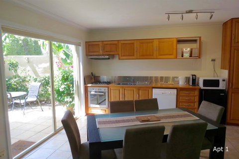 The Wave Oasis SC B&B - Accommodation Cooktown 1