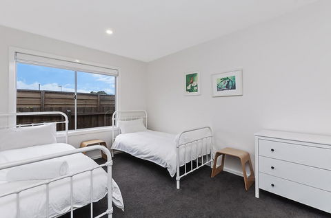 Thunder Point Cottage - Accommodation Cooktown 2