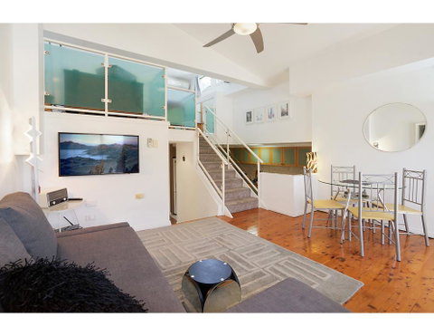 Top Floor Apartment Steps To Darling Harbour & ICC - Accommodation Cooktown 0