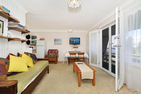 Toowoon Bay Beachside Unit, Unit 4 - Accommodation Cooktown 2