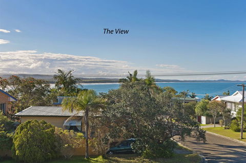 TOPVIEWS - 15Second Av BH - Accommodation Cooktown 2