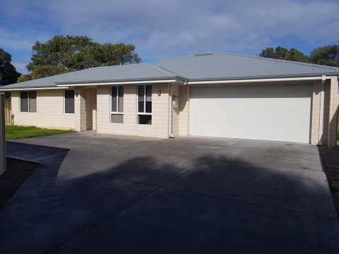 Towncrackers Guest House - Accommodation Cooktown 0