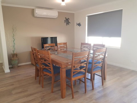 Towncrackers Guest House - Accommodation Cooktown 2