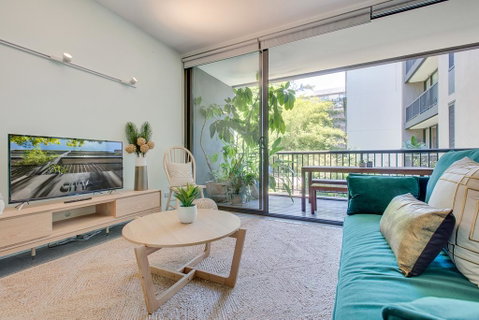 Tranquil Contemporary Hideaway In Hippest Area - Accommodation Cooktown 0