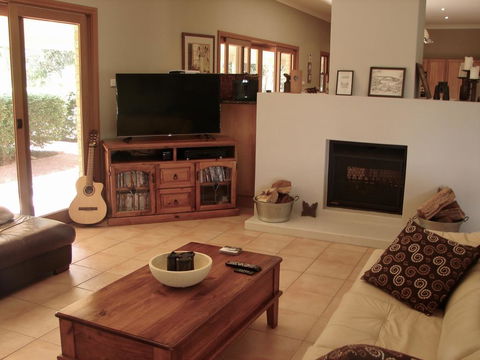 Tranquil Vistas - Accommodation Cooktown 3