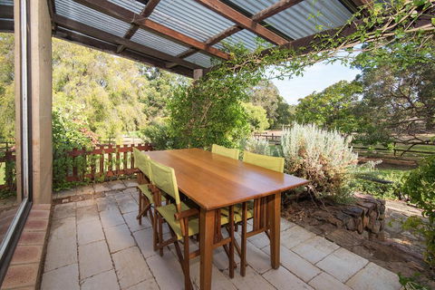 Trastevere Cowaramup Farm House - Accommodation Cooktown 0