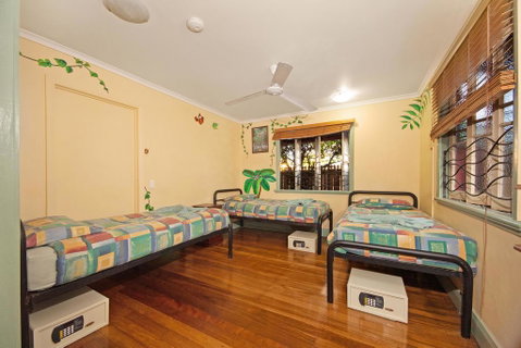 Travellers Oasis - Accommodation Cooktown 3