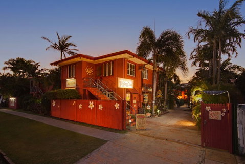 Travellers Oasis - Accommodation Cooktown 0