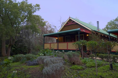 Trawool Cottages And Farmstay - Accommodation Cooktown 2