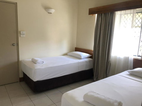 Tropical Queenslander - Accommodation Cooktown 3