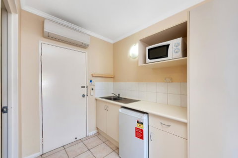 Tropical Queenslander - Accommodation Cooktown 2