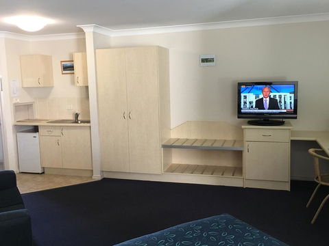 Tuckerbox Motor Inn - Accommodation Cooktown 2