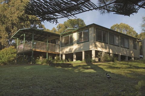 Tuckers Rocks Cottage - Accommodation Cooktown 0