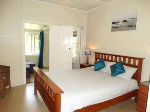 Tuckers Rocks Cottage - Accommodation Cooktown 3