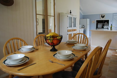 Twisted Gum Vineyard Cottage - Accommodation Cooktown 3