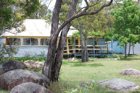 Twisted Gum Vineyard Cottage - Accommodation Cooktown 0