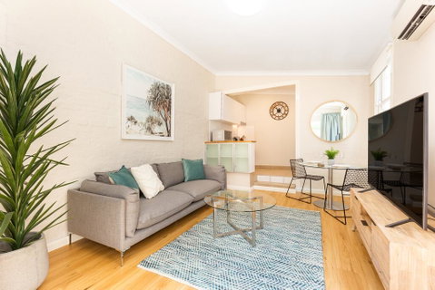 Ultimo 1 Bedroom House With Parking - Nice And Quiet - Accommodation Cooktown 0