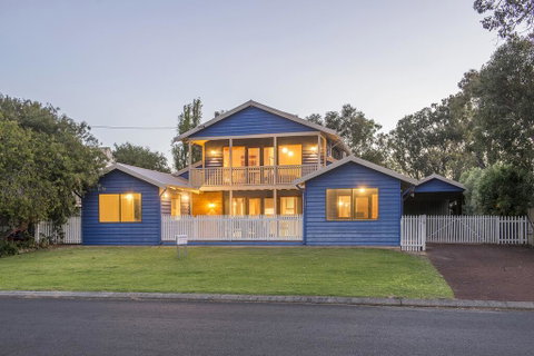 Ultramarine - Accommodation Cooktown 1