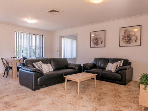 Unit 1@Tee Jays - Accommodation Cooktown 2