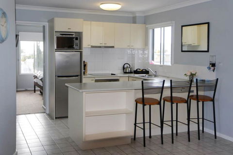 Unit 9 Bellevue - Accommodation Cooktown 3