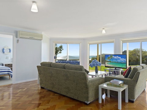 VALLEY VIEWS - 10 Valley Heights Drive - Accommodation Cooktown 3