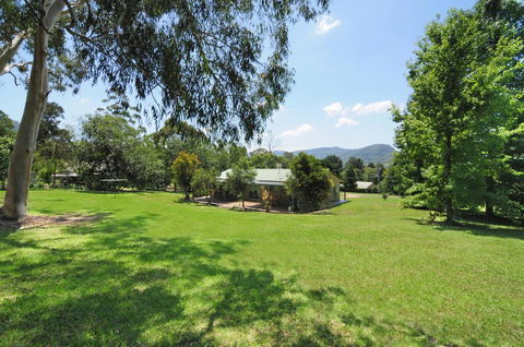 Valley Haven - 3 Bedrooms Close To The Village! - Accommodation Cooktown 0