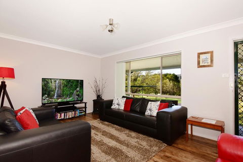 Valley Haven - 3 Bedrooms Close To The Village! - Accommodation Cooktown 3