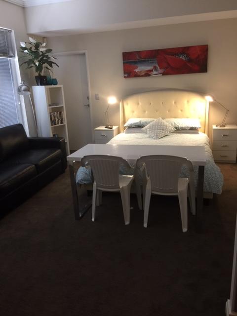 Venetian Canal 1 Bedroom Apartment - Accommodation Cooktown 3