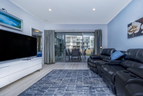 Venetian Canal Apartment-Close To Beaches And Marina - Accommodation Cooktown 2