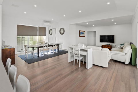 Vasse Manor - Accommodation Cooktown 3
