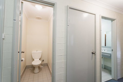 Vickery House 8 Bedroom Flat - Accommodation Cooktown 2