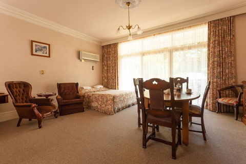 Victoria House Motor Inn - Accommodation Cooktown 0