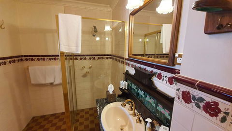 Victoria House Motor Inn - Accommodation Cooktown 1