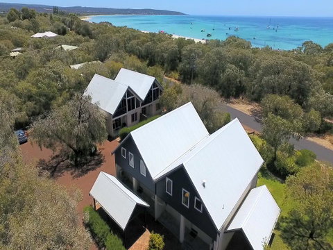 Villa 5 Whitesands - Accommodation Cooktown 0