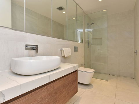 Villa Catania Waterside At Trinity Point - Accommodation Cooktown 3